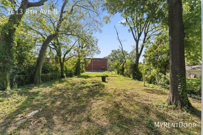 Building Photo - "Charming 3-Bed, 2-Bath Home in Bessemer –...