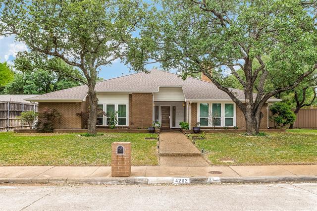 Primary Photo - 4202 Cobblers Ln