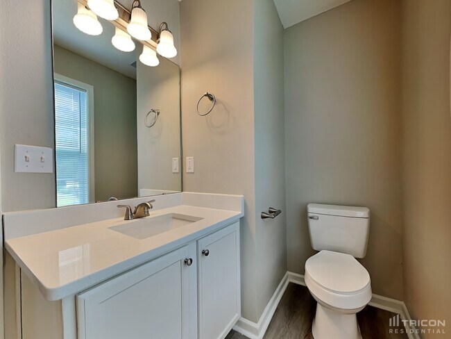 Building Photo - 208 Autumn Woods Dr