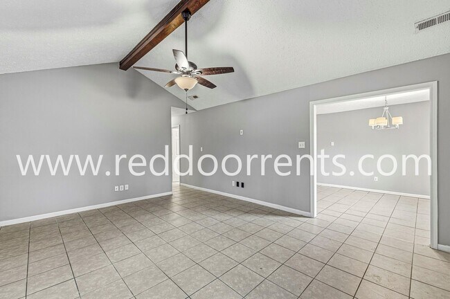 Building Photo - Charming 3-Bedroom Ranch in Plainfield