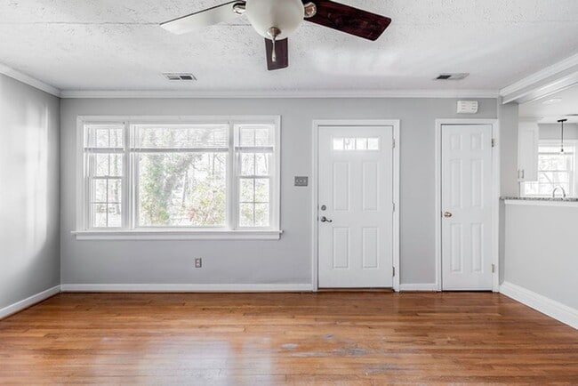 Building Photo - Beautiful Home Near Pony Pasture!