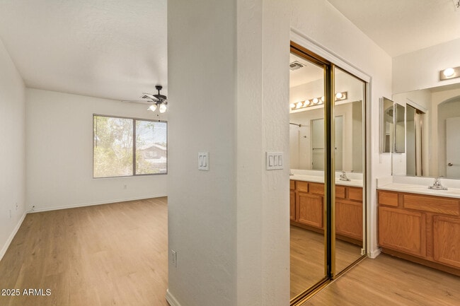 Building Photo - 11413 W Yavapai St