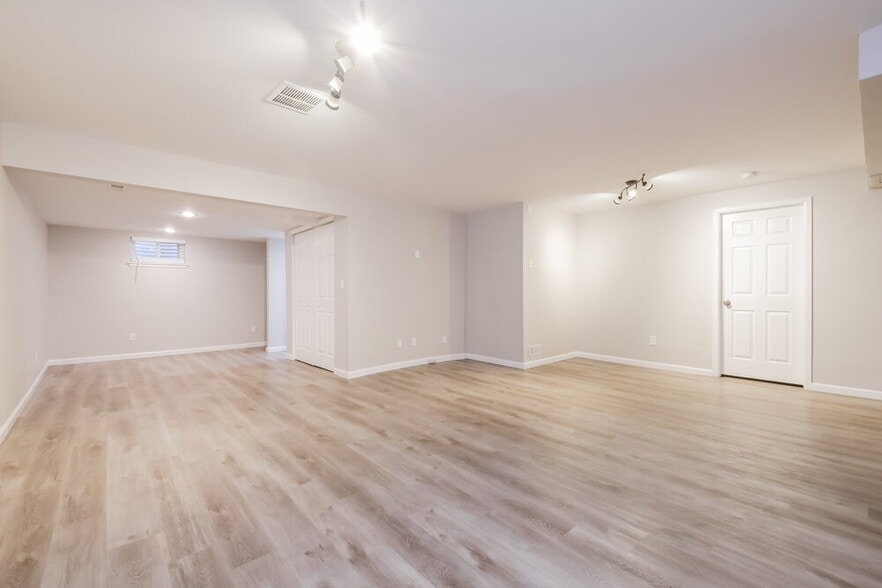 Building Photo - 5350 W 116th Ave