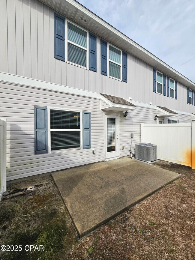 Building Photo - 5804 Callaway Cir