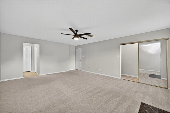 Building Photo - 9850 Pagewood Ln