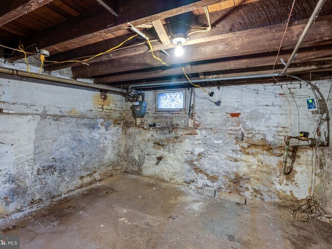 Building Photo - 524 Howard Ave