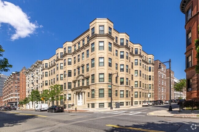 Building Photo - 100 Hemenway St