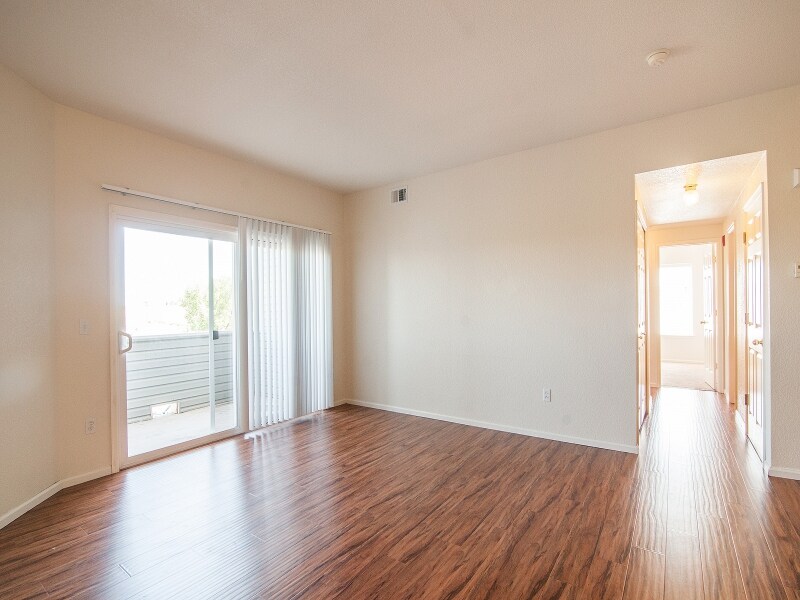 Building Photo - 905 S Zeno Way