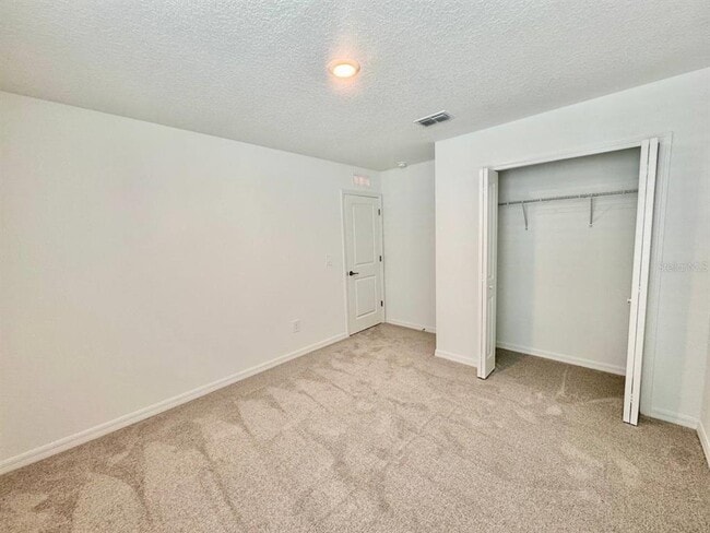 Building Photo - 17554 Pleasantview Blvd