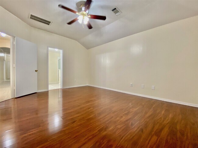 Building Photo - 20334 Linden Tree Dr