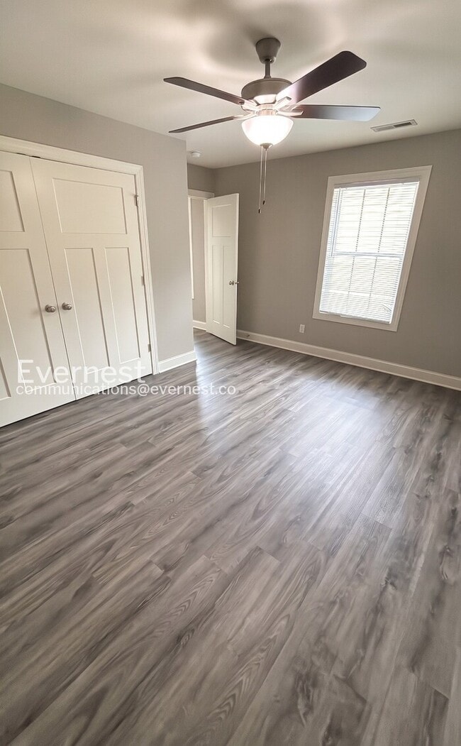 Building Photo - PROMO: 50% off the first month's rent! Adorable 3-Bedroom Home Near Downtown Chattanooga with 2-c...