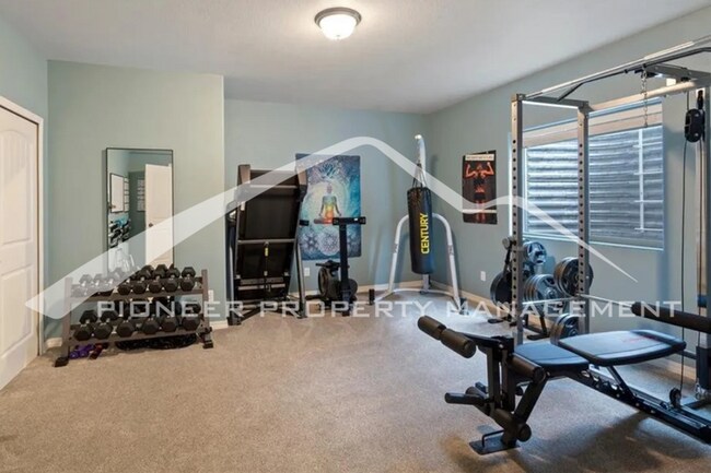 Building Photo - 8425 Mayfly Dr