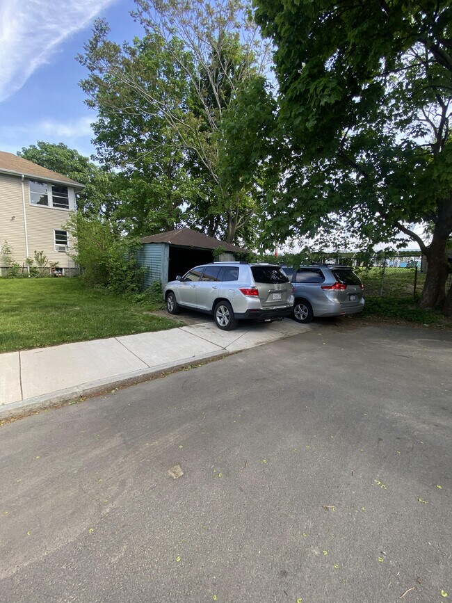 Building Photo - 120 Windsor Rd