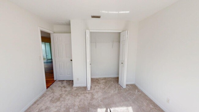 Building Photo - 4232 SW Winslow St