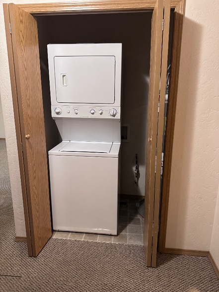 Building Photo - 37 Appleway Dr