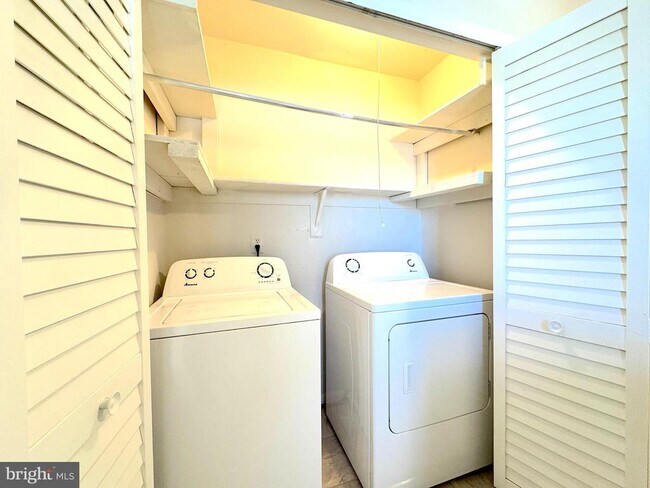 Building Photo - 12214 Dapple Gray Ct