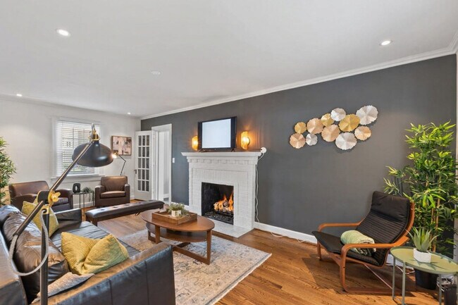 Building Photo - 309 E Braddock Rd