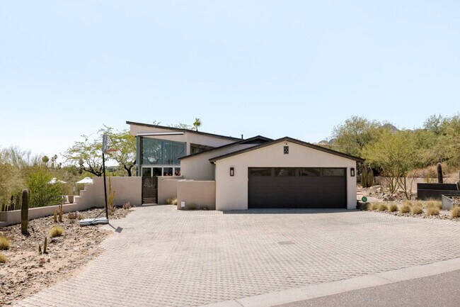 Building Photo - 4330 E McDonald Dr