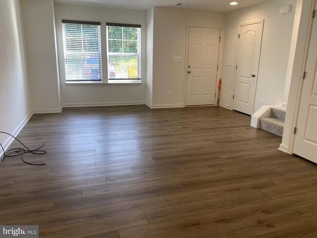 Building Photo - 224 Scotch Pine Dr