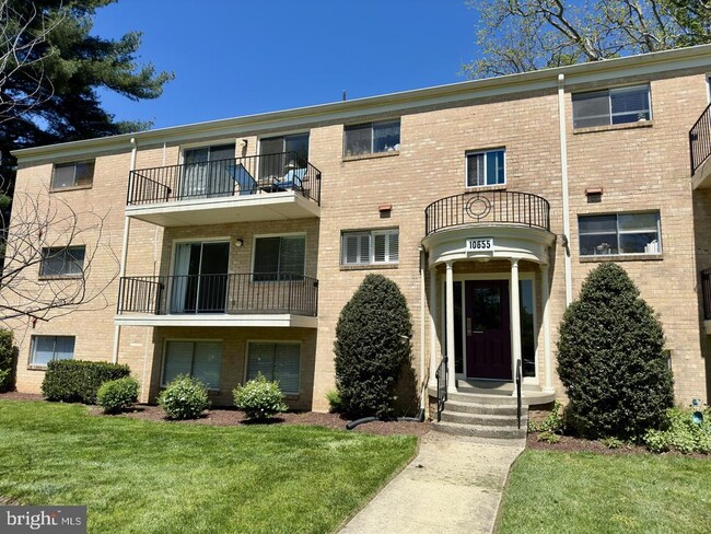 Primary Photo - 10655 Montrose Ave