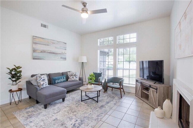 Building Photo - 11609 Rustic Rock Dr