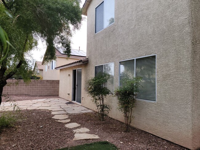 Building Photo - AWESOME HEDERSON GATED COMMUNITY TWO STORY