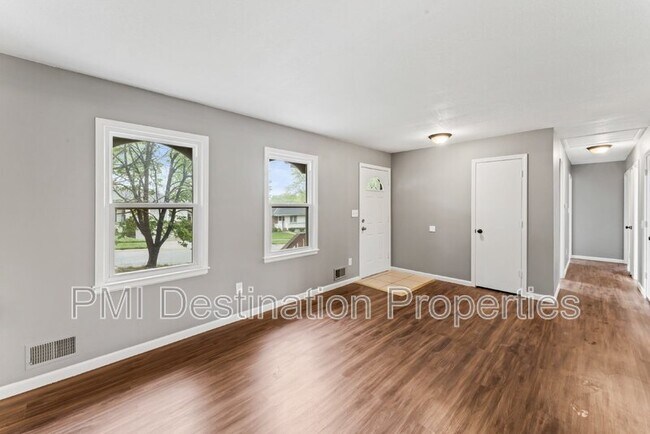 Building Photo - 12012 E 56 St