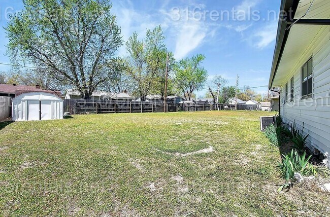 Building Photo - $1795 - 4 bed 2 bath - Single Family Home