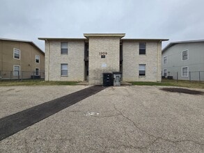 Building Photo - 1309 Quail Cir