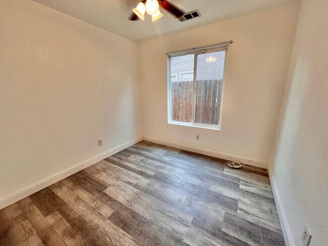 Building Photo - Charming 4 Bedroom, 2 Bath Home in a Quiet...