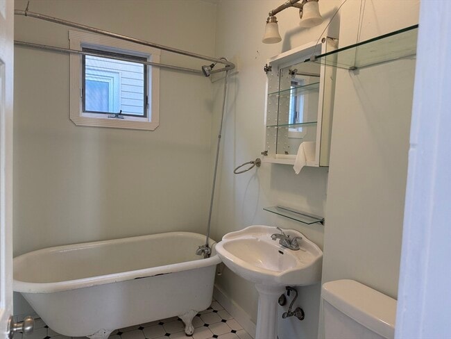 Building Photo - 20 Henry Ave