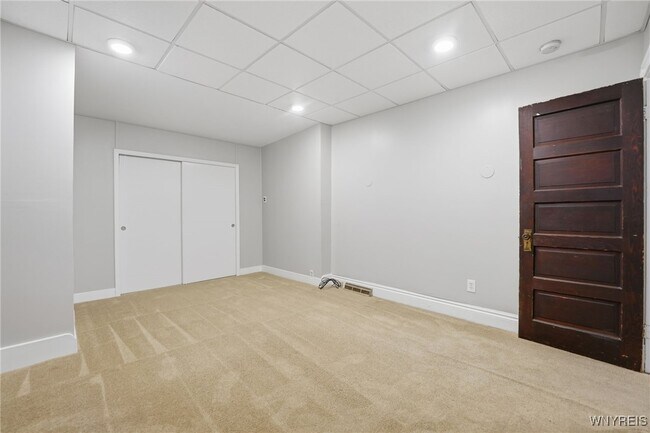 Building Photo - 830 Potomac Ave