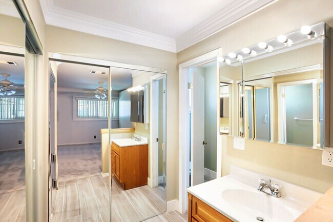 Building Photo - Beautiful, nicely updated, ENERGY EFFICIENT HOME FOR LOW UTILITY BILLS