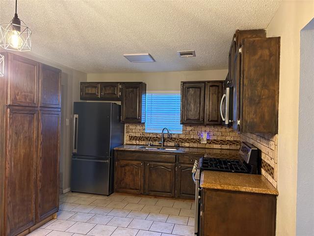 Building Photo - 5704 Hiett Ct