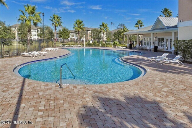 Building Photo - 8201 Green Parrot Rd