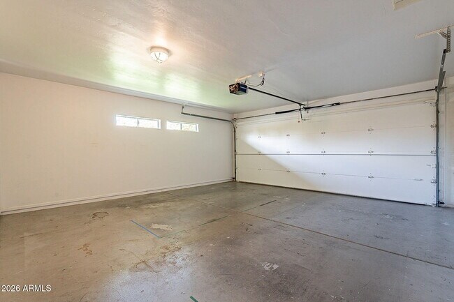 Building Photo - 5715 E Calle Del Paisano