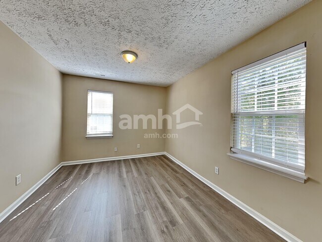 Building Photo - 7019 Beaverwood Dr