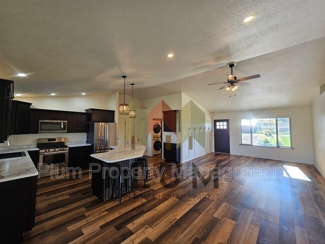 Building Photo - 522 Diane Ln