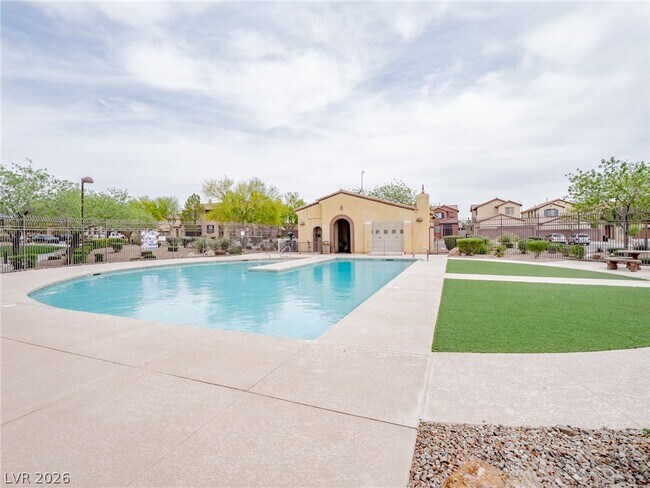 Building Photo - 5328 Pendergrass St