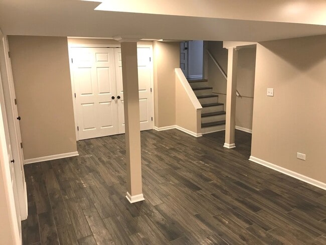 Building Photo - 819 Tomawadee Dr