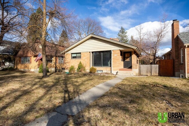 Building Photo - Classic South Hill Charmer for Rent – 3423 S Grant Blvd, Spokane, WA 99203