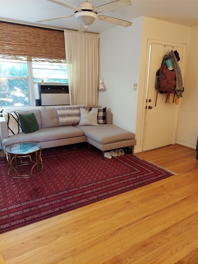 Building Photo - 2821 Eastgrove Ln