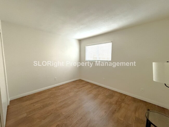Building Photo - AVAILABLE AUGUST - 2 Bedroom, 1 Bath Grover Beach Apartment