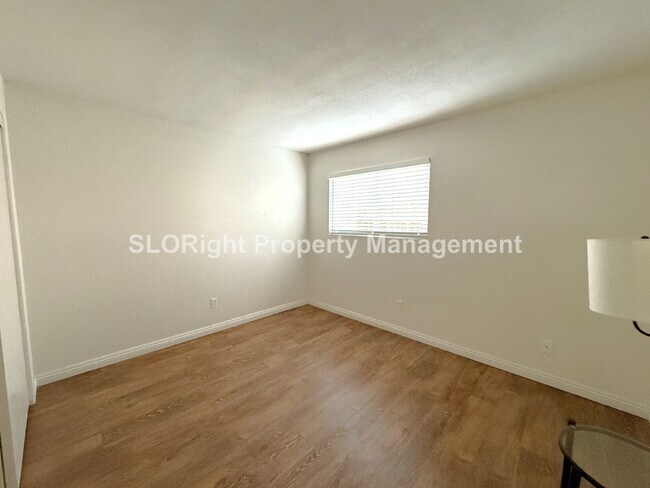 Building Photo - AVAILABLE Now - 2 Bedroom, 1 Bath Grover Beach Apartment