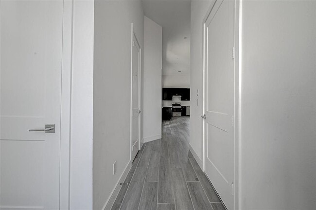 Building Photo - 8930 Spring Knoll Forest Dr