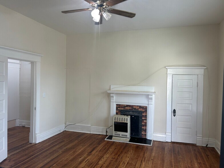 Building Photo - 117 S Highland Ave