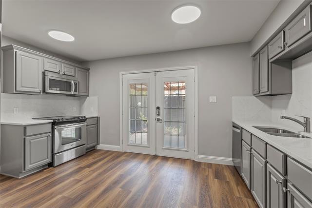 Building Photo - 7607 Pebblestone Dr