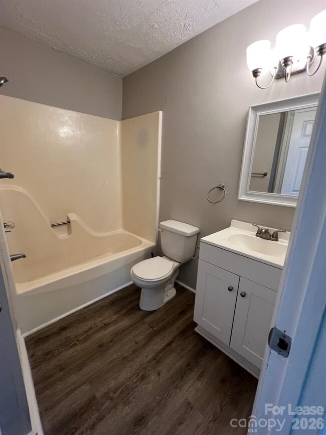 Building Photo - 1260 Fieldstone Rd