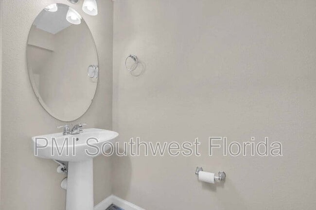 Building Photo - 5025 Skyview Ln