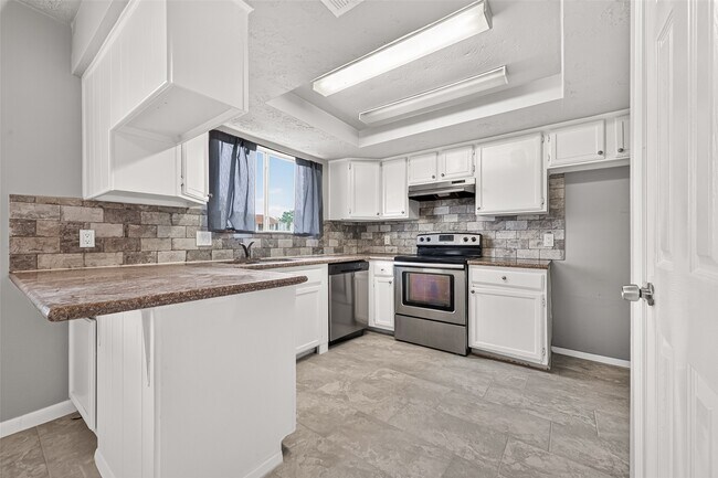 Building Photo - 9903 Towne Tower Ln